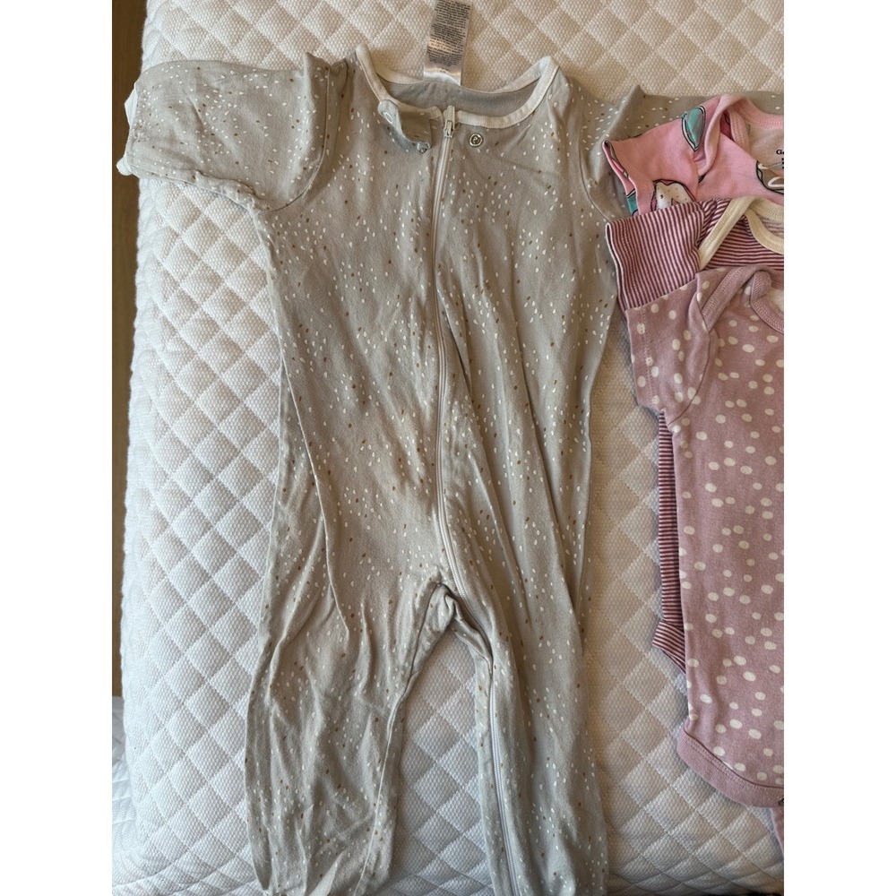 Baby Girls 8 Piece Lot onesies Leggings Sleep Play Skirt 6-9 Months